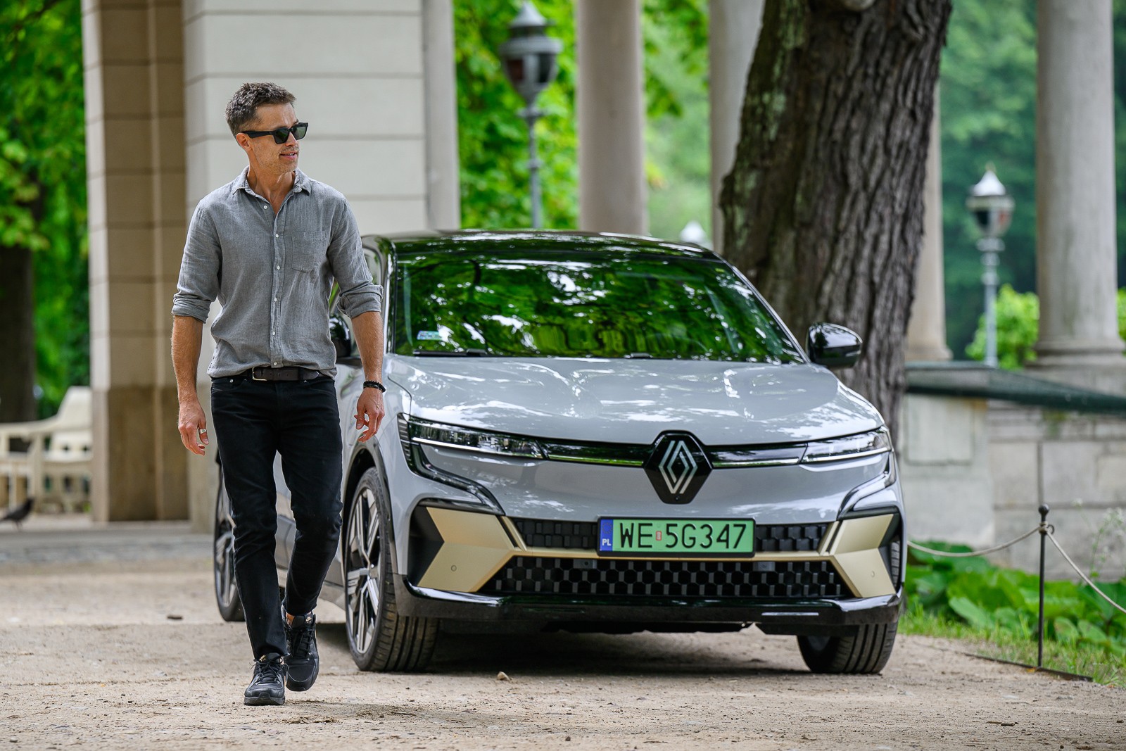Anna Dereszowska i Maciej Zakościelny będą jeździć Megane E-Tech