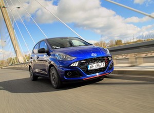 Hyundai i10 w wersji N-Line udaje sportowca. Zobaczcie, jak mu to wychodzi