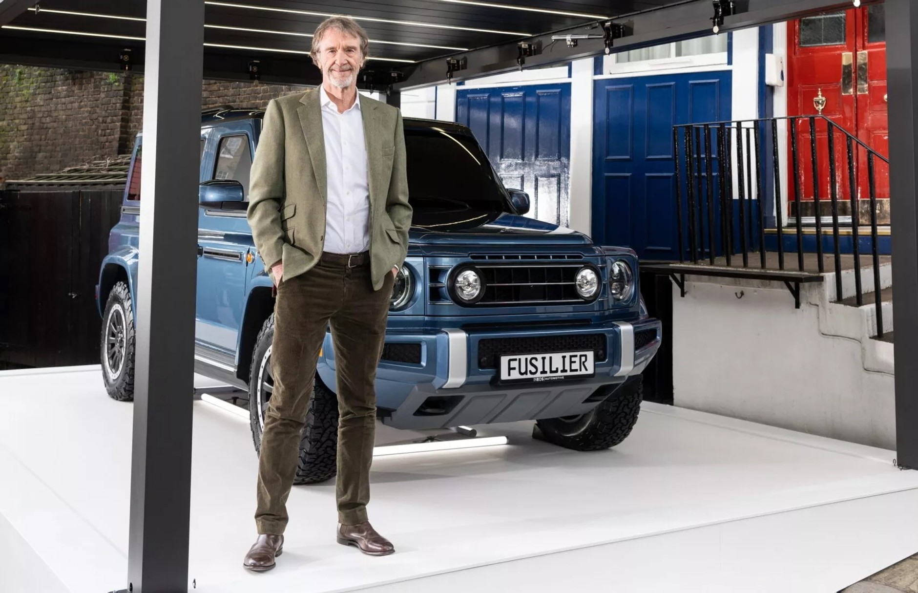 Sir Jim Ratcliffe na tle Ineosa Fusiliera