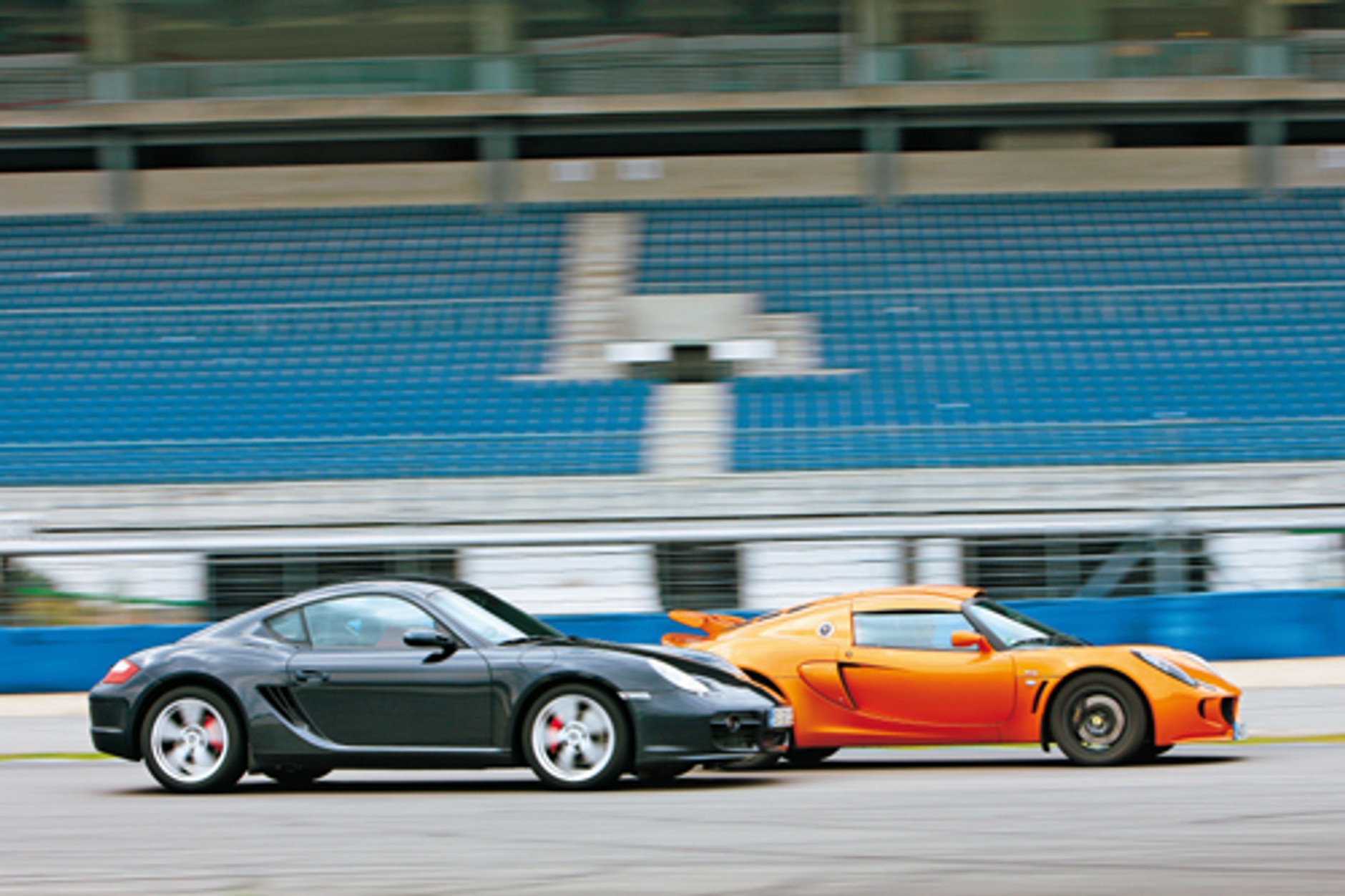 Porsche Cayman S kontra Lotus Exige S Performance czyli Siłownia kontra fitness