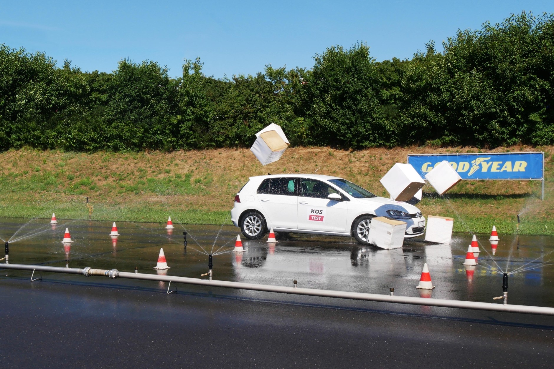 Test azjatyckich opon całorocznych