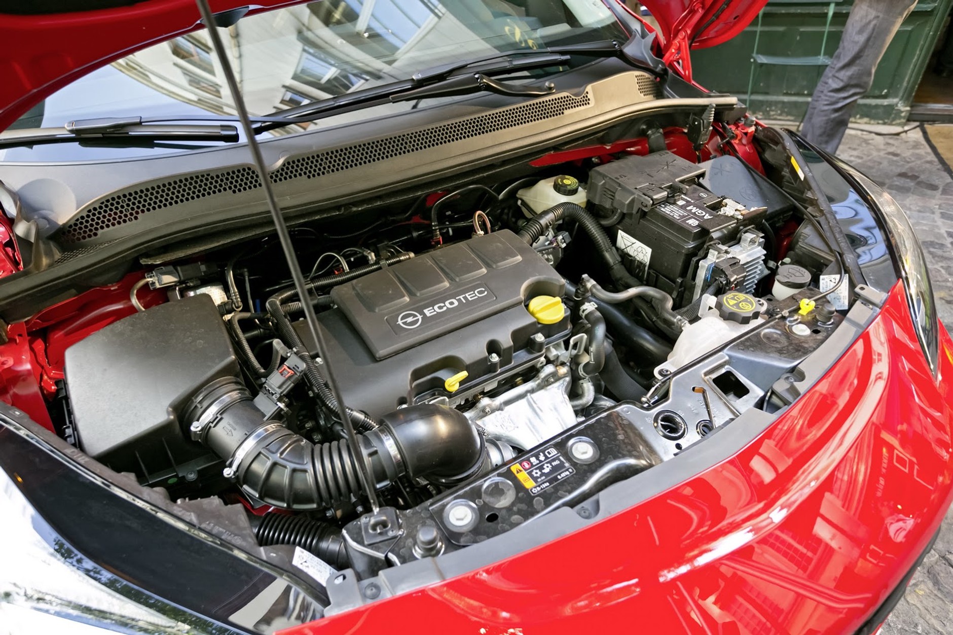 Opel Corsa z Claudią Schiffer w Paryżu