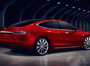 Tesla urealnia dane dotyczące zasięgu swoich samochodów. Widać to także na polskiej stronie