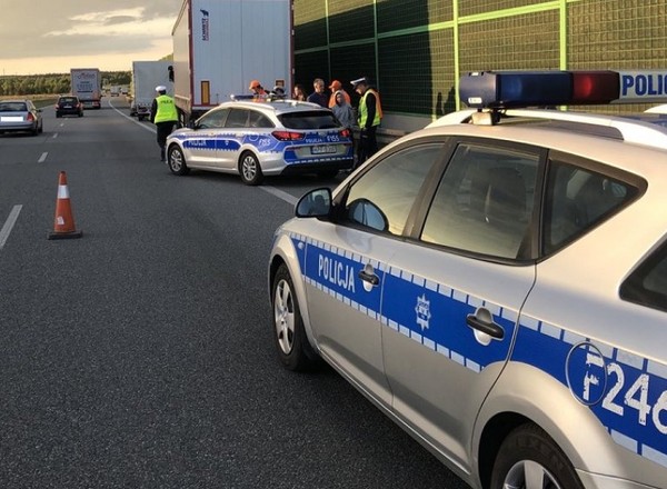 Pijany kierowca nie kontrolował ciężarówki na autostradzie A1. Świadkowie zapobiegli tragedii