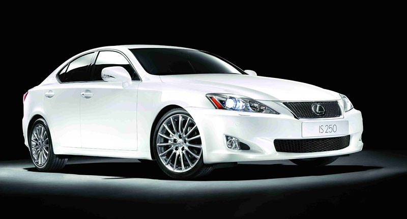 Lexus: Modernizace řad GS a LS, samosvorný diferenciál pro IS F