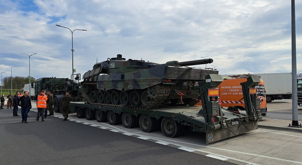 ITD zważyła pojazd wojskowy z załadowanym czołgiem Leopard