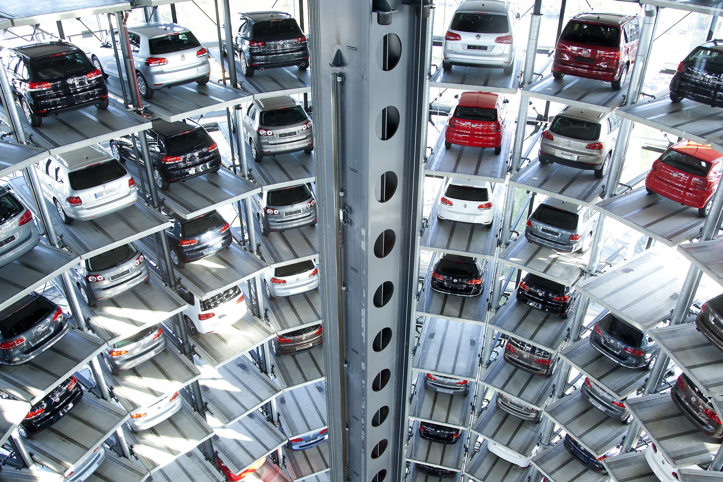 Polacy kupują więcej nowych aut. Wzrost rejestracji o 14,6 proc.