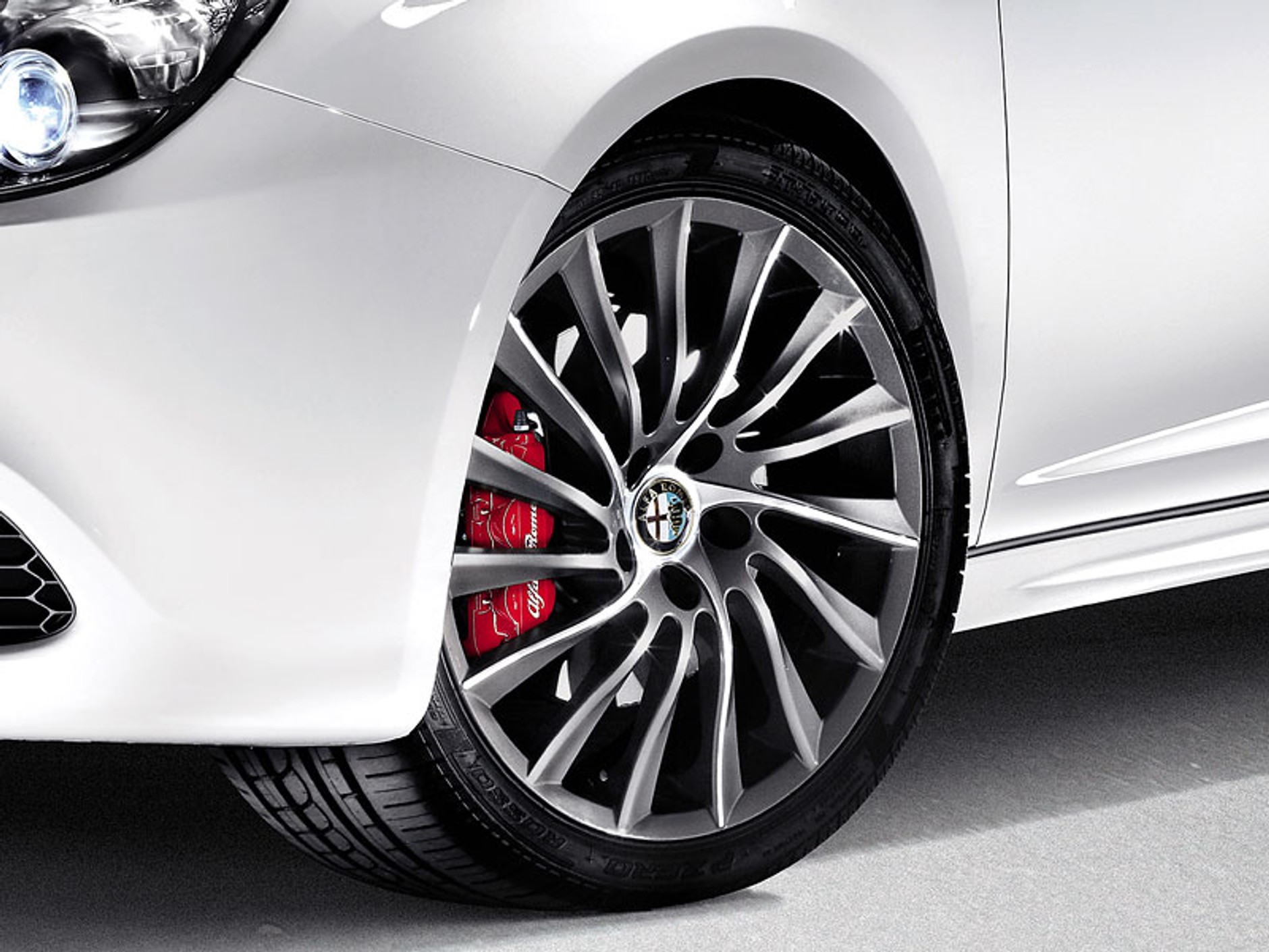 Alfa Romeo Giulietta: wnętrze i nowe zdjęcia