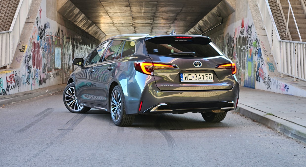 Pięć rzeczy, które w hybrydowej Toyocie Corolli denerwują i pięć, które zapisałem po stronie plusów [Test długodystansowy, cz. III]