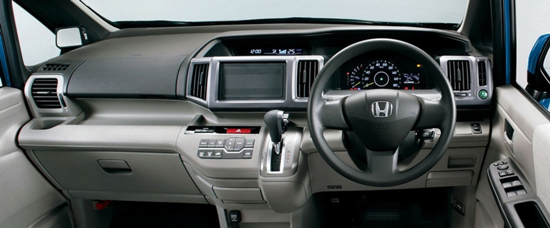 Honda Step Wagon – rekordowe otwarcie na świat