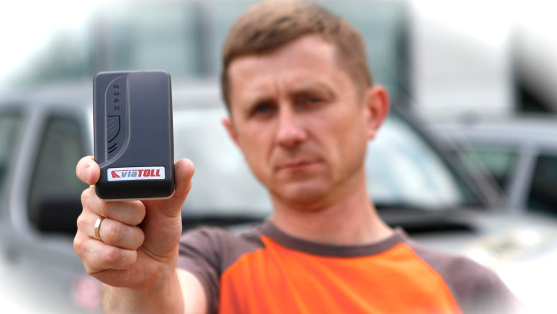 Urządzenia do obsługi systemu viaTOLL stają się bezużyteczne. Na razie można je oddawać i odzyskać kaucję oraz środki z konta