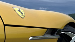 Ferrari opóźnia wprowadzenie kolejnego modelu elektrycznego. Powód jest oczywisty