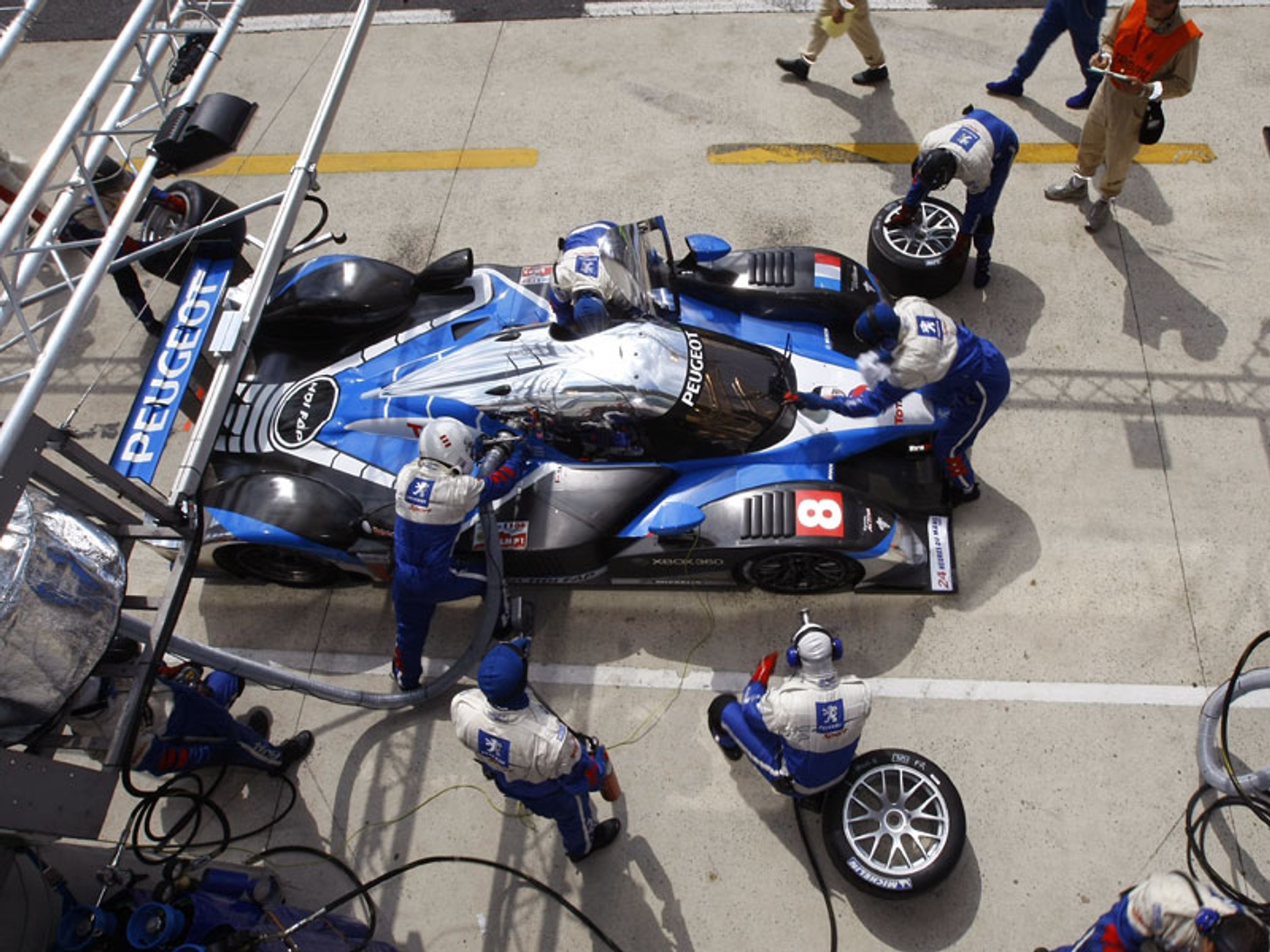 24 Heures du Mans: zdecydowana dominacja zespołu Peugeot Total