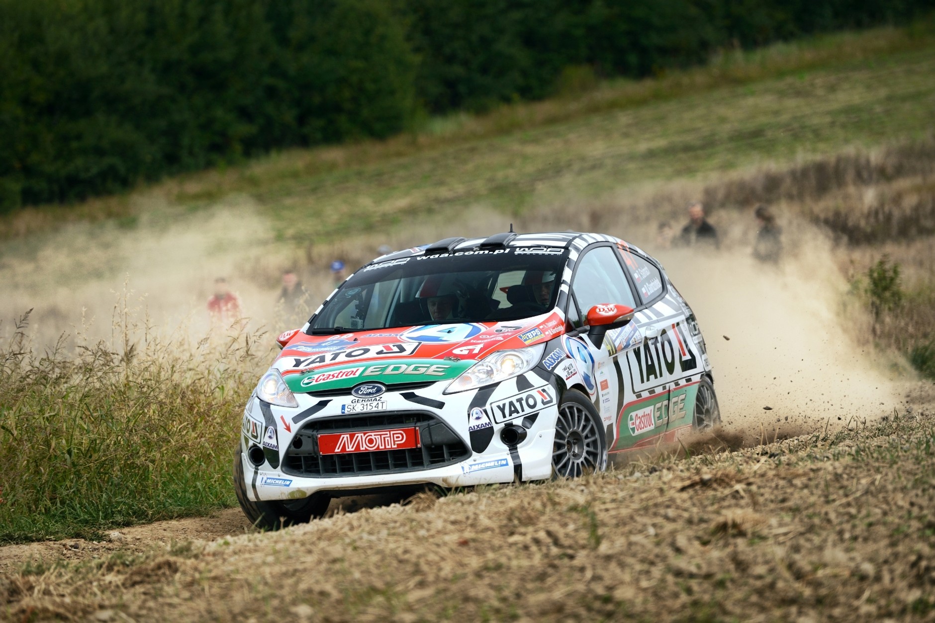 Castrol EDGE Fiesta Trophy na półmetku