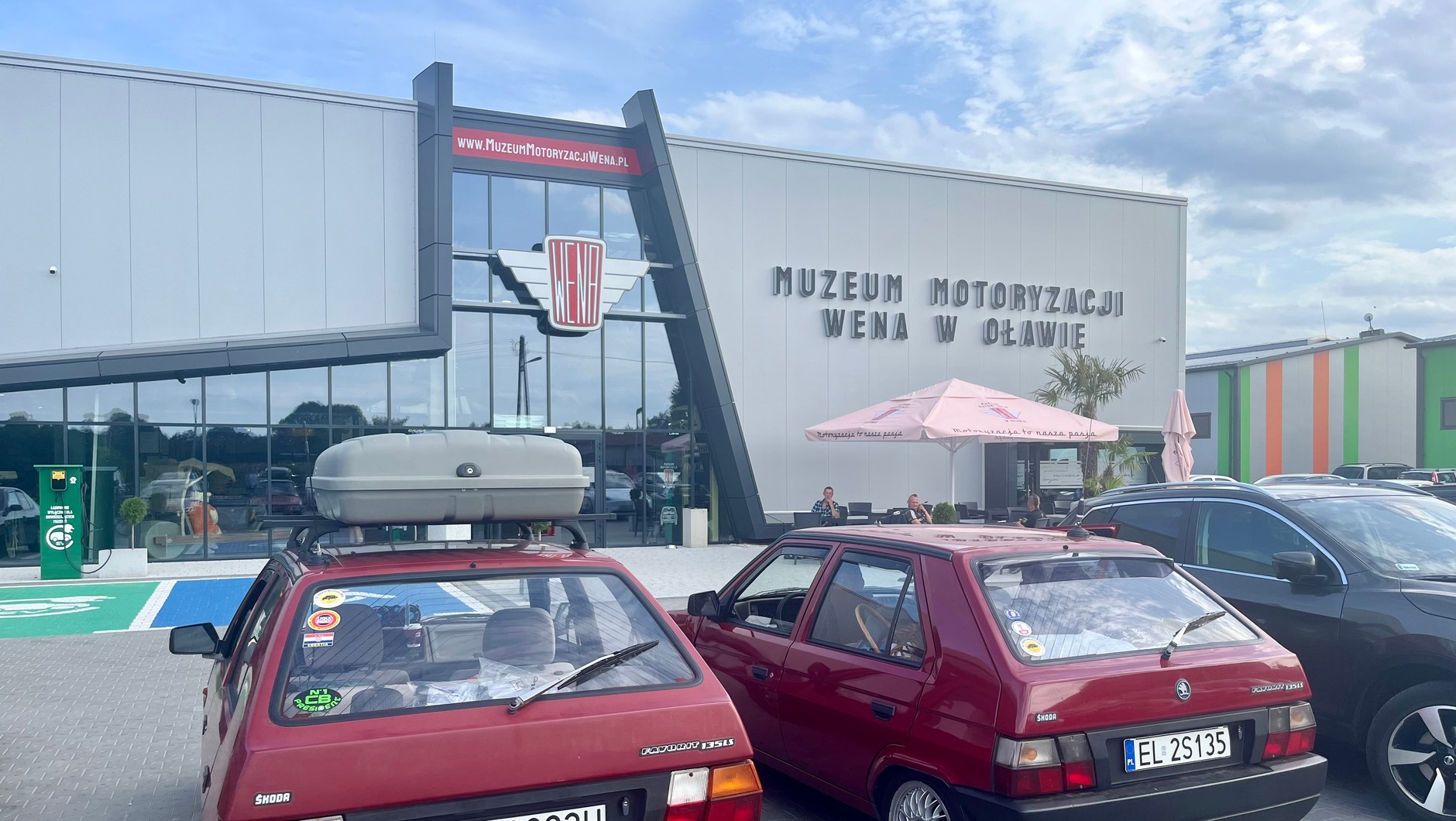 Skody Favorit pod Muzeum Wena w Oławie