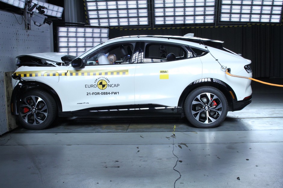 Crash-test: Ford Mustang Mach-E