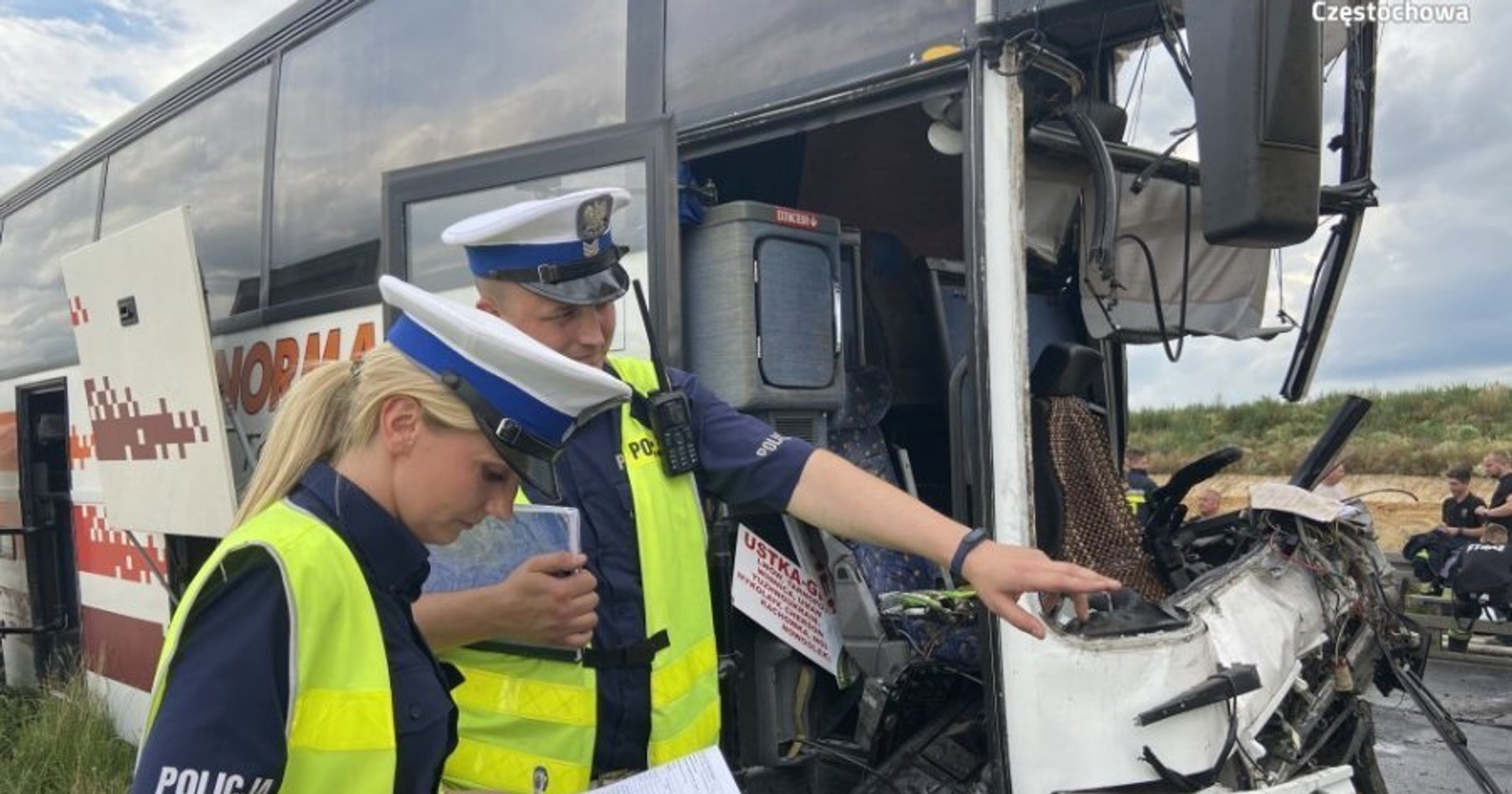 Wypadek z 2 lipca 2020: cysterna najechała na ukraiński autobus, a ten. na naczepę poprzedzającej ciężarówki. Wybuchł pożar, ale nikt nie zginął. Rannych i ciężko rannych odwieziono do szpitali 