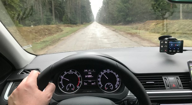 Yanosik przewiduje wzrost liczby aut na drogach w okresie ferii. Tu może być najtłoczniej