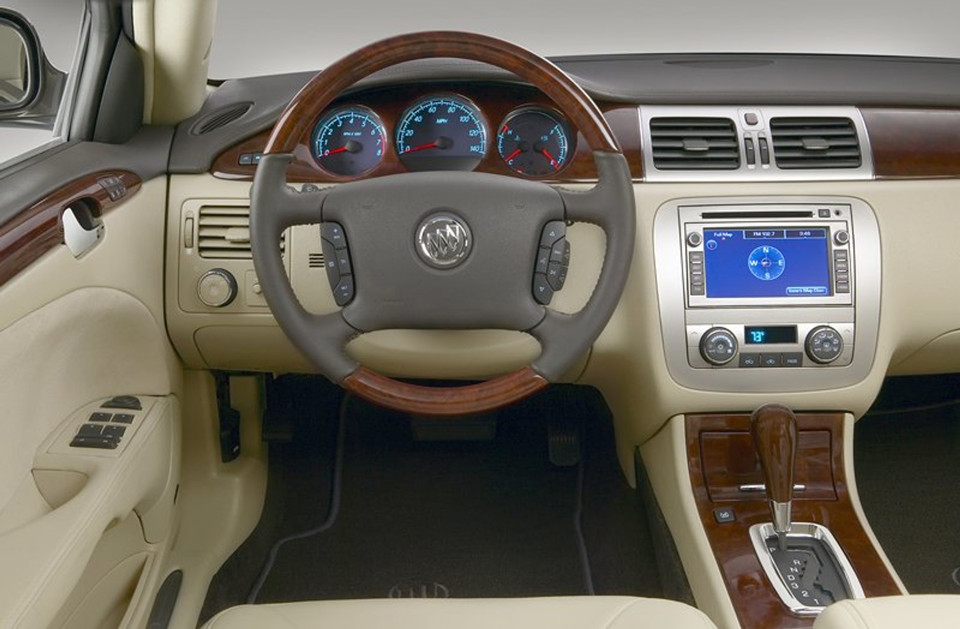Buick LaCrosse Super i Lucerne Super: start modeli premium