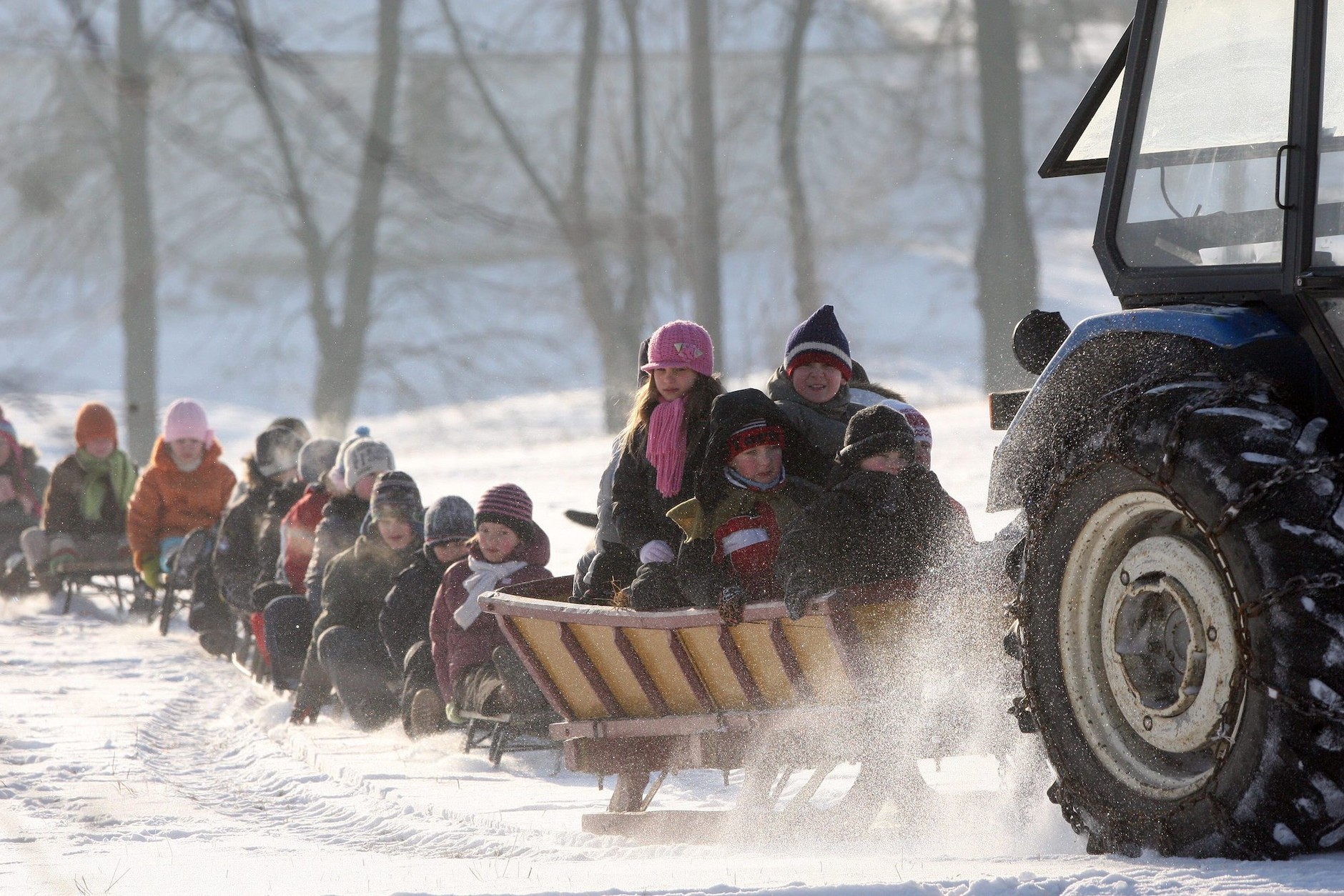 Kulig, nawet za traktorem i po polnej drodze, grozi mandatem