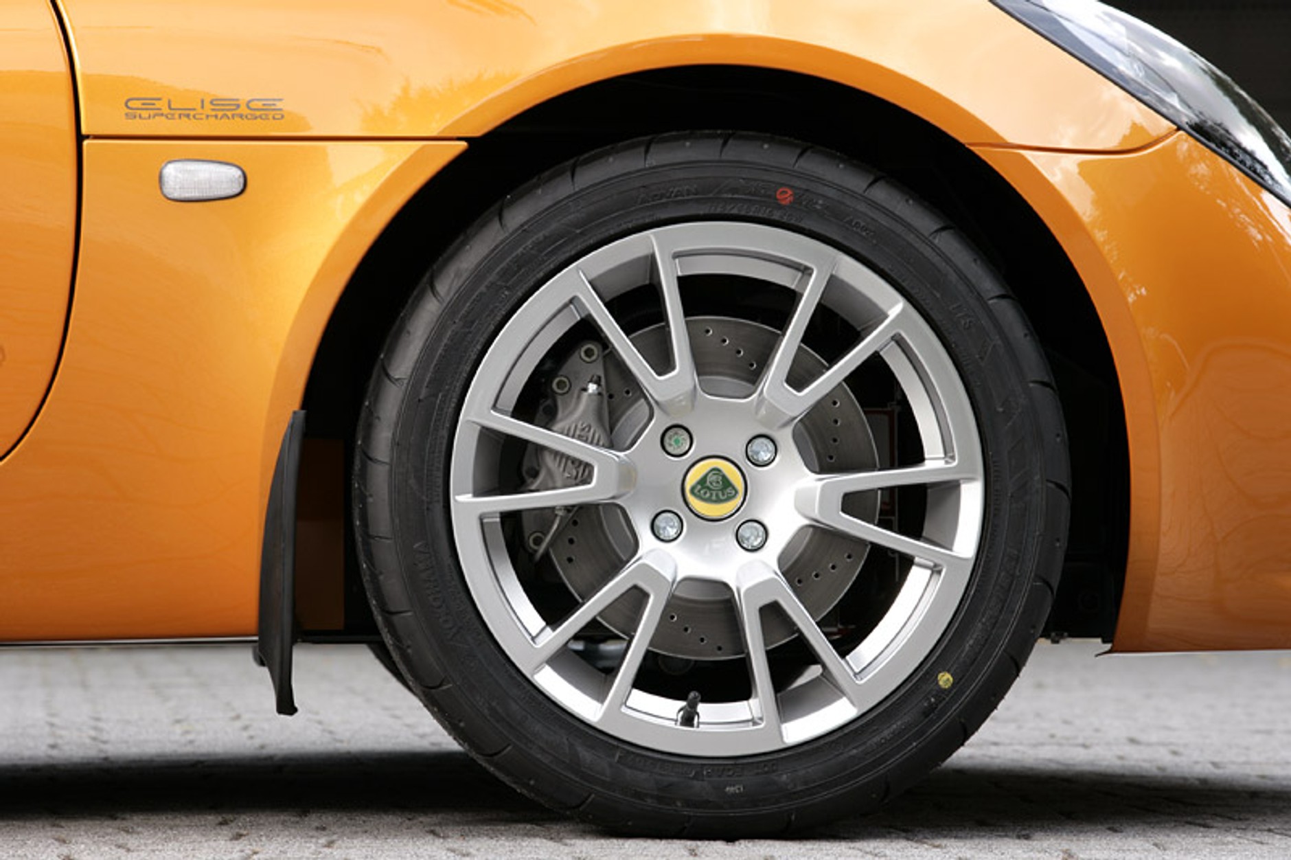 Tokio Motor Show 2007: Lotus wyostrzył modele Elise i Exige