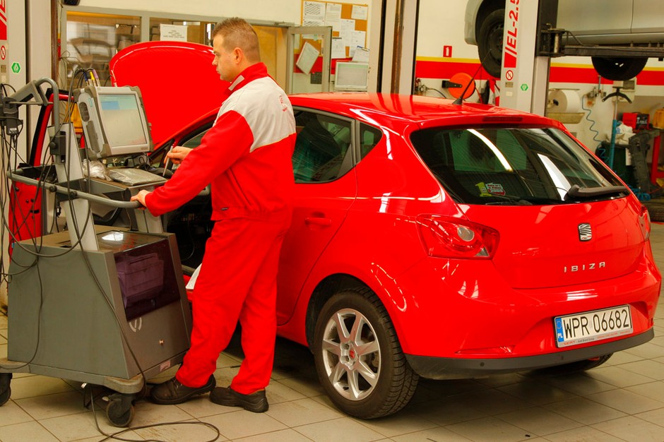 Jak wybrać auto? Wady i zalety samochodów w różnym wieku