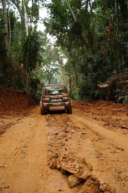 Wyprawa Fiatem Panda Cross 4x4 dookoła Afryki na półmetku
