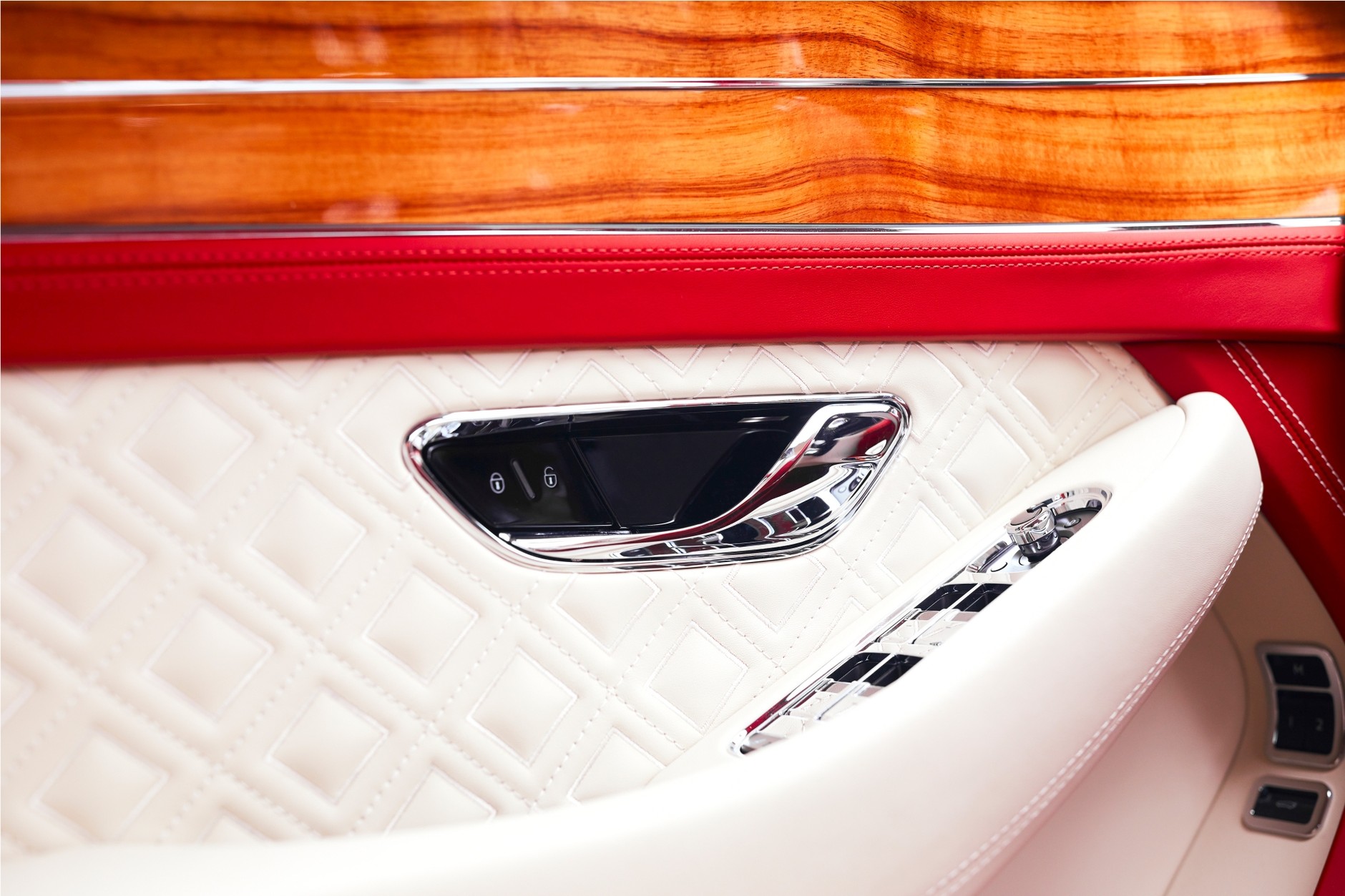 Bentley Continental GT i Contest Yachts