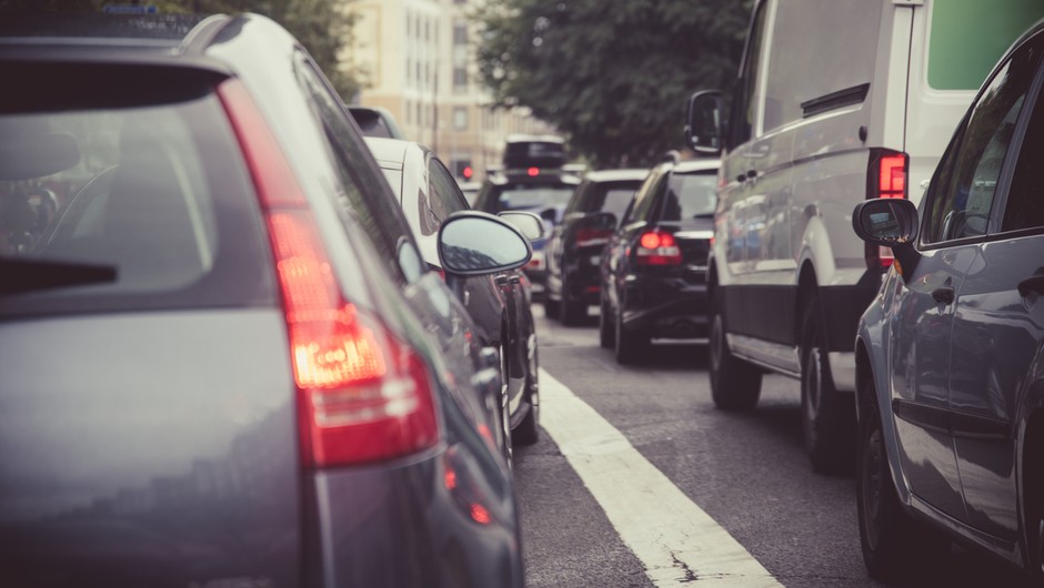 W Wielkiej Brytanii zaproponowano ograniczenie prędkości w miastach do 16 km na godz. Zdjęcie ilustracyjne