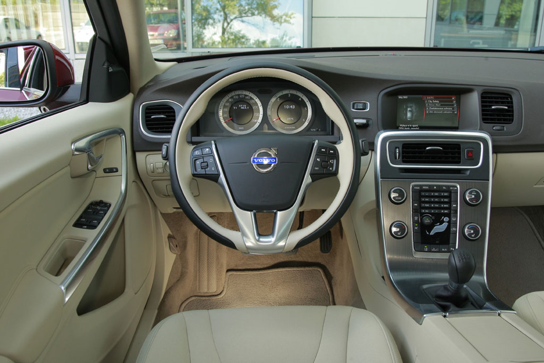 Volvo S60 nauczy cię jeździć