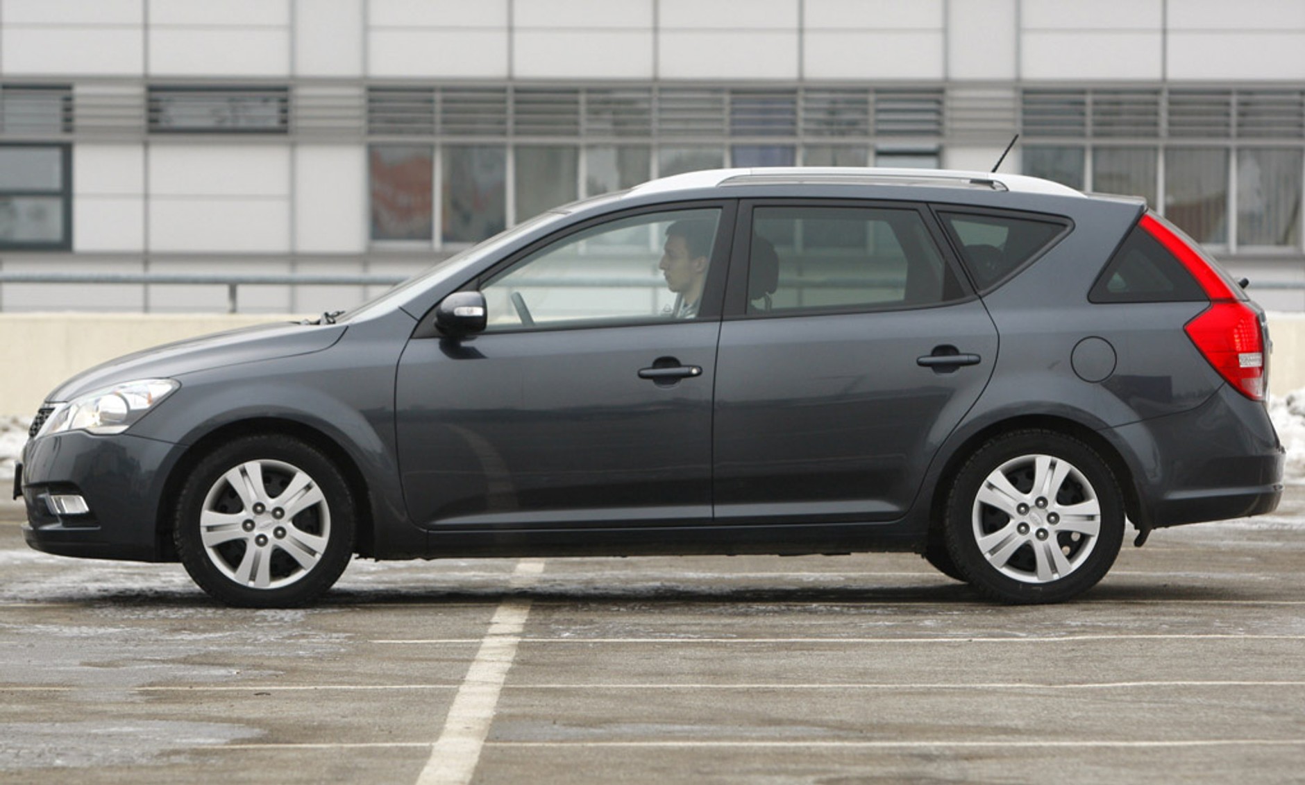 Kia cee’d SW kontra Opel Astra Sports Tourer: czy koreańskie kombi może być lepsze od niemieckiego?