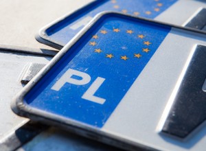 Producenci tablic proponują zmianę wzoru czcionki i nowe kolory