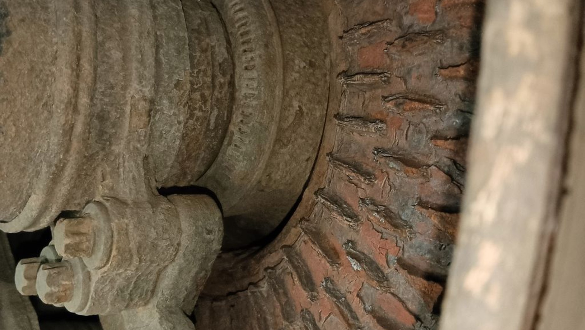Inspektorzy ITD zatrzymali do kontroli ciężarówkę z naczepą. Kierowca dalej już nie pojechał