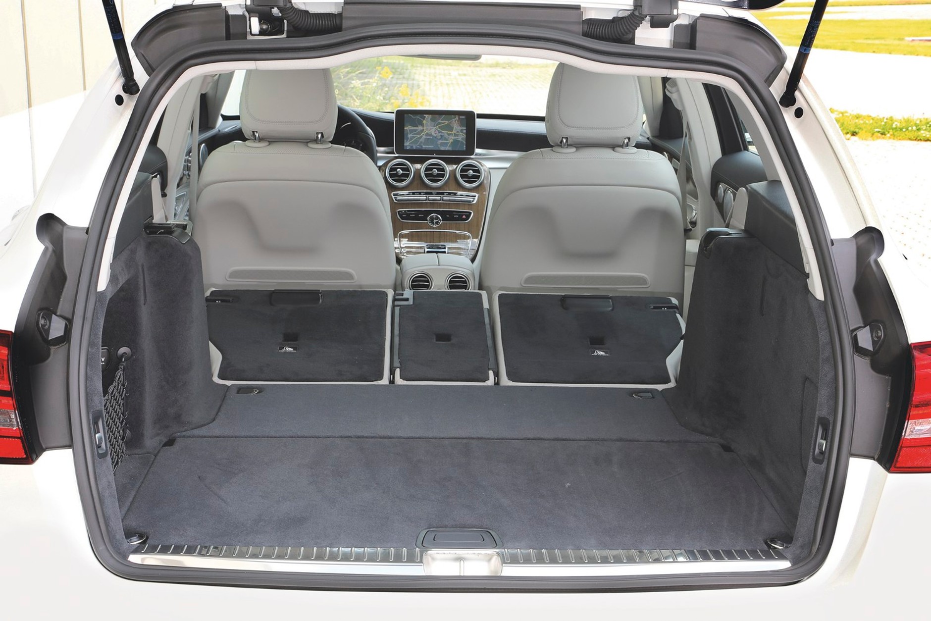 Audi A4 Avant 2.0 TDI Clean Diesel, BMW 320d Touring, Mercedes C250 BlueTec Kombi