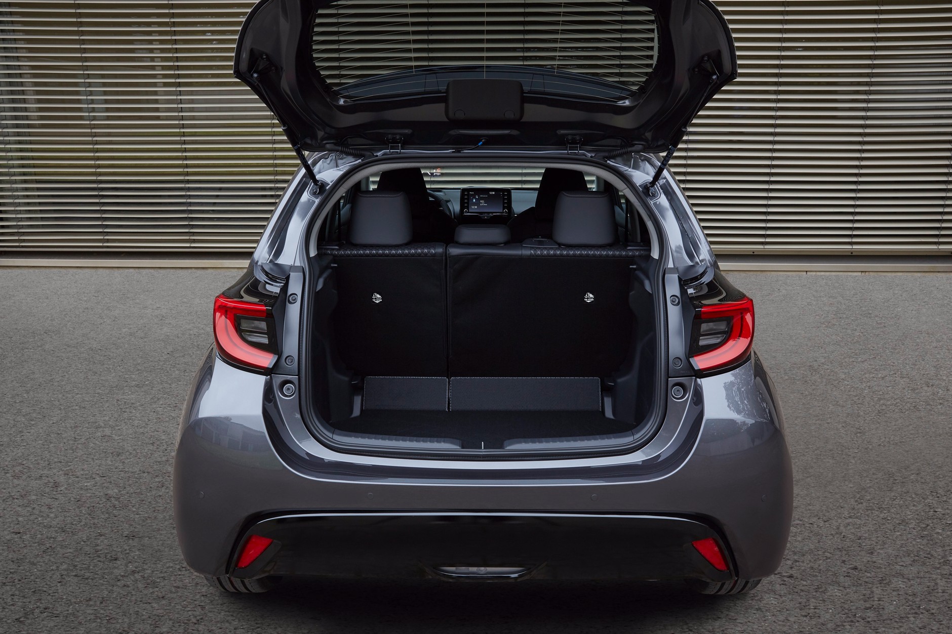 Mazda 2 Hybrid 2022