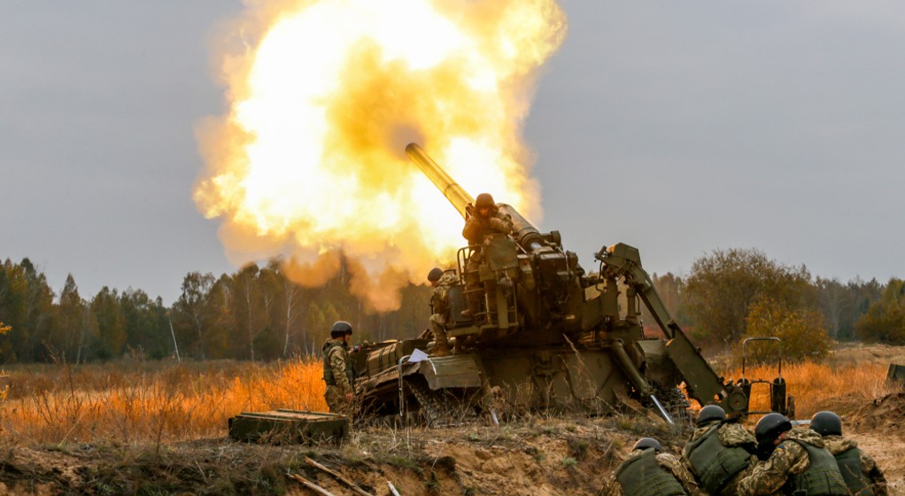 Na zdjęciu potężne działo 2S7 Pion