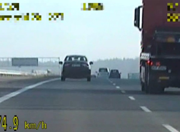 Jechał 200 km na godz. na spotkanie. Nie spodziewał się, że dostanie aż tak wysoki mandat