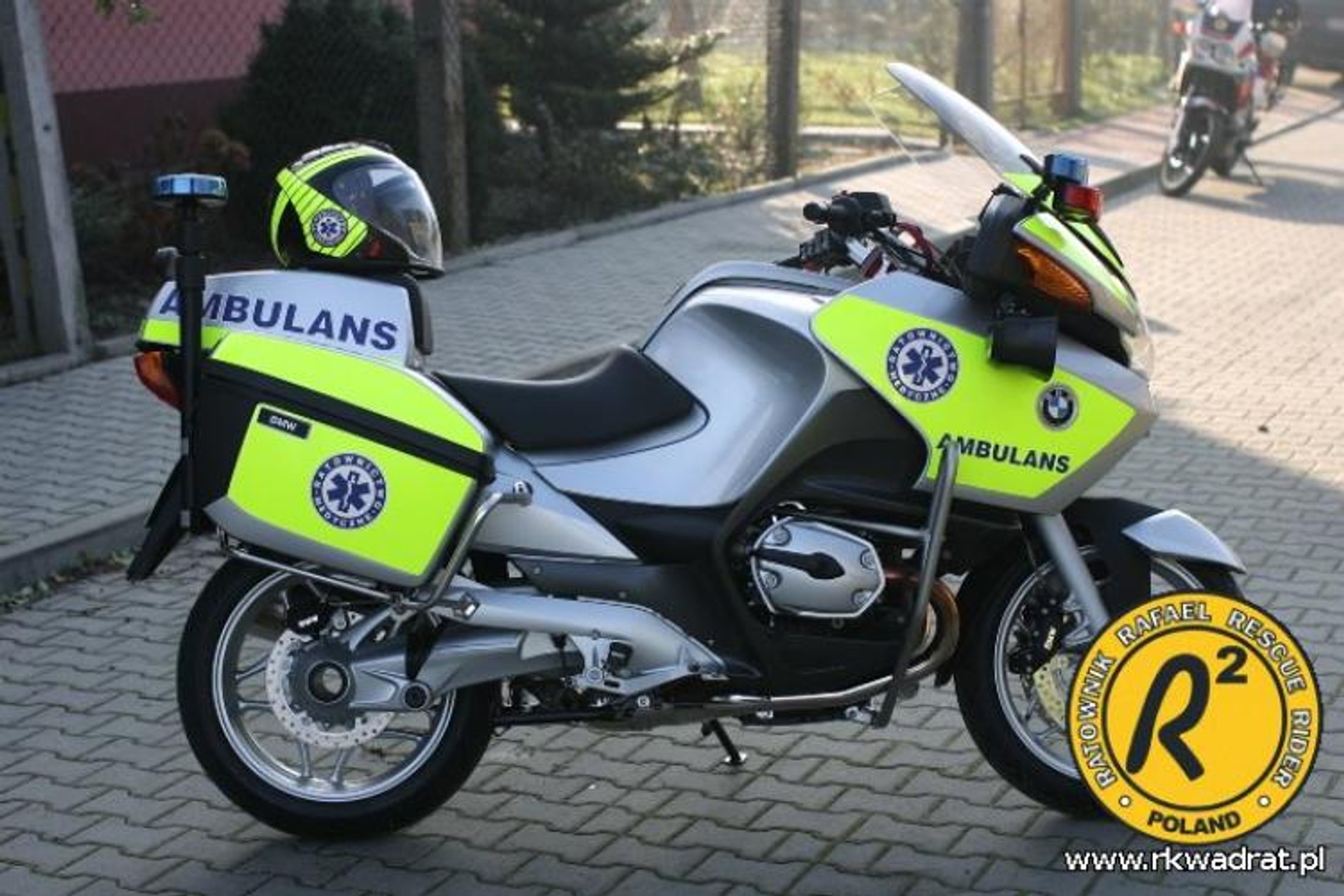 Motocykl ratowniczy fundacji R2 z Krakowa