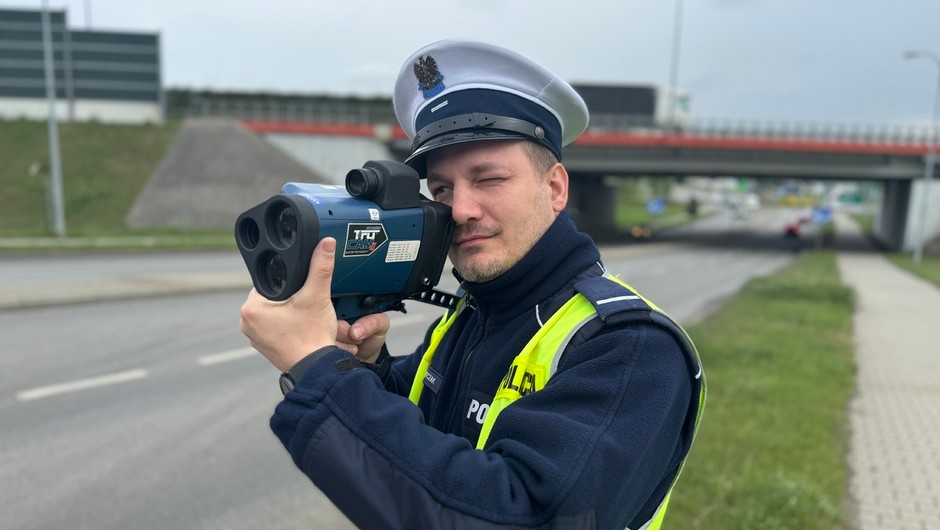 Obraz pochodzący z serwisu https://piekary-slaskie.policja.gov.pl/k18/informacje/wiadomosci/386138,Juz-jutro-ogolnopolskie-dzialania-quotPredkoscquot.html