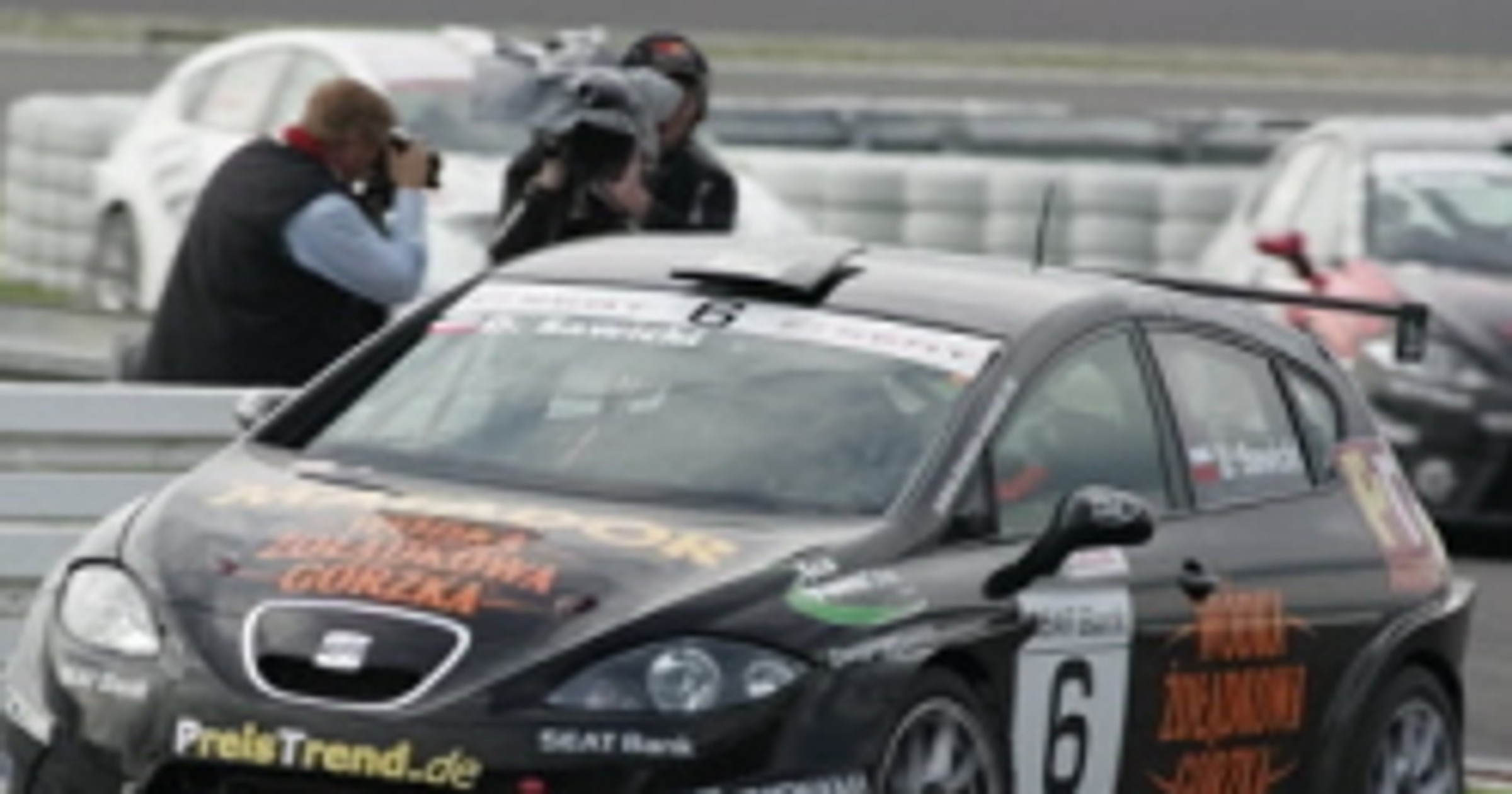 Wyścigi: Damian Sawicki rozpoczyna sezon w Seat Leon Supercopa