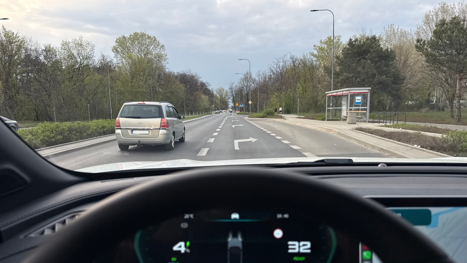 Ucieczka z pasa, który skręca, ale się nie kończy, w żadnym wypadku nie jest jazdą na suwak