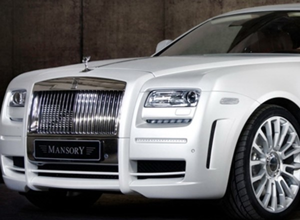 Bardzo droga kolizja Rolls-Royce'a z Lamborghini