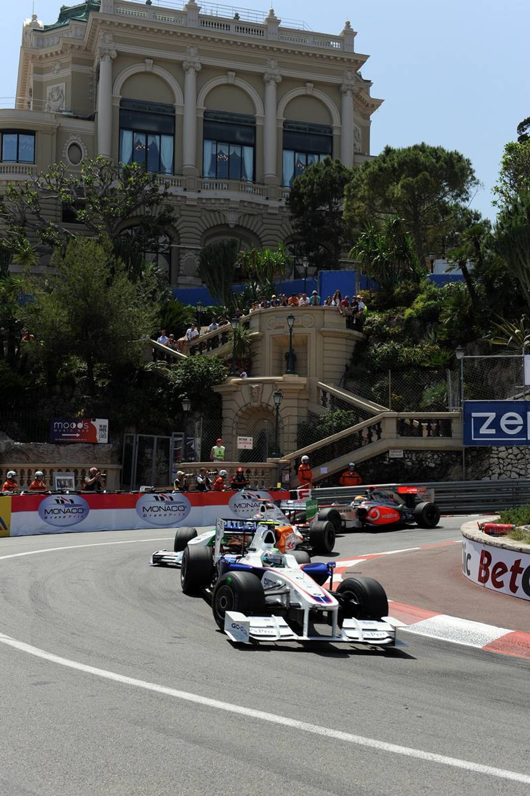 Grand Prix Monaco 2009: Button królem, Kubica w garażu (fotogaleria)