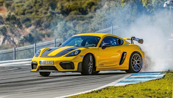 Porsche 718 Cayman GT4 RS – ostre i uzależniające