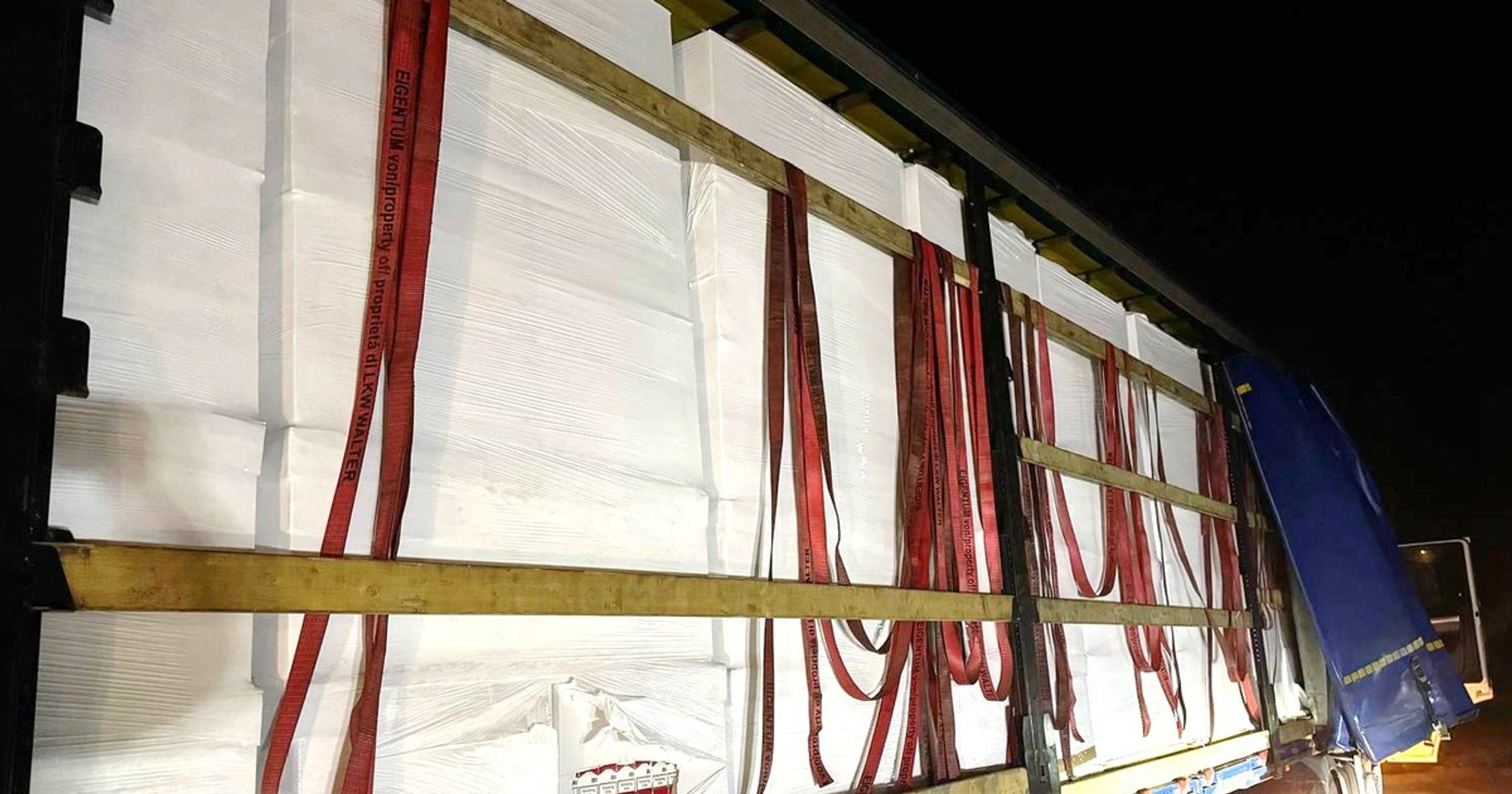W ciężarówce z Polski niemieckie służby znalazły niemal 10 mln sztuk papierosów