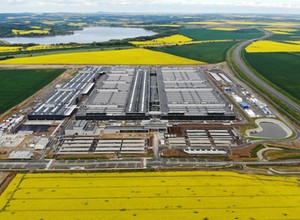 Mercedes wznawia produkcję, również w Polsce