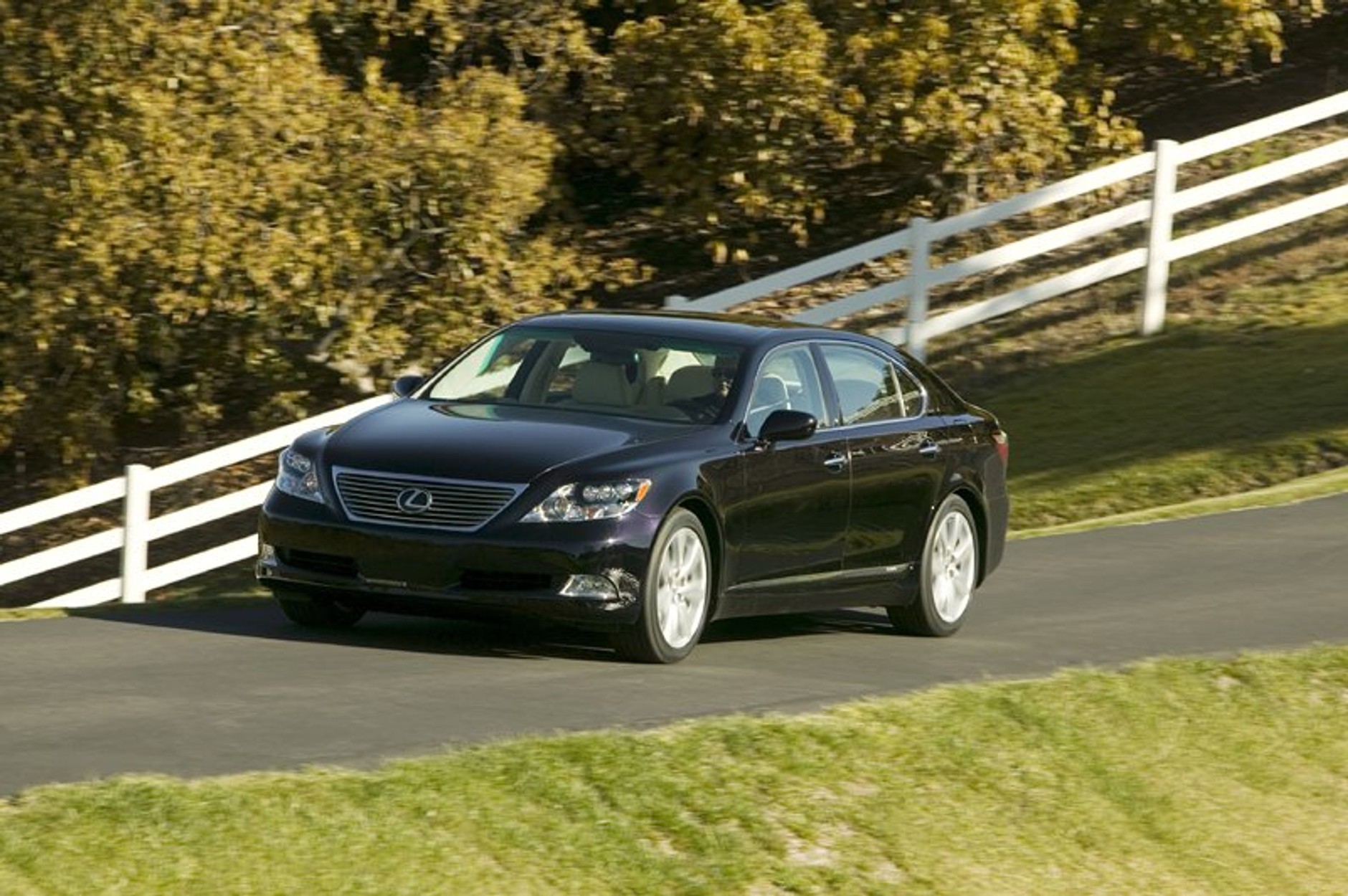 Lexus LS 600h: hybrydowe V8 z napędem na cztery koła