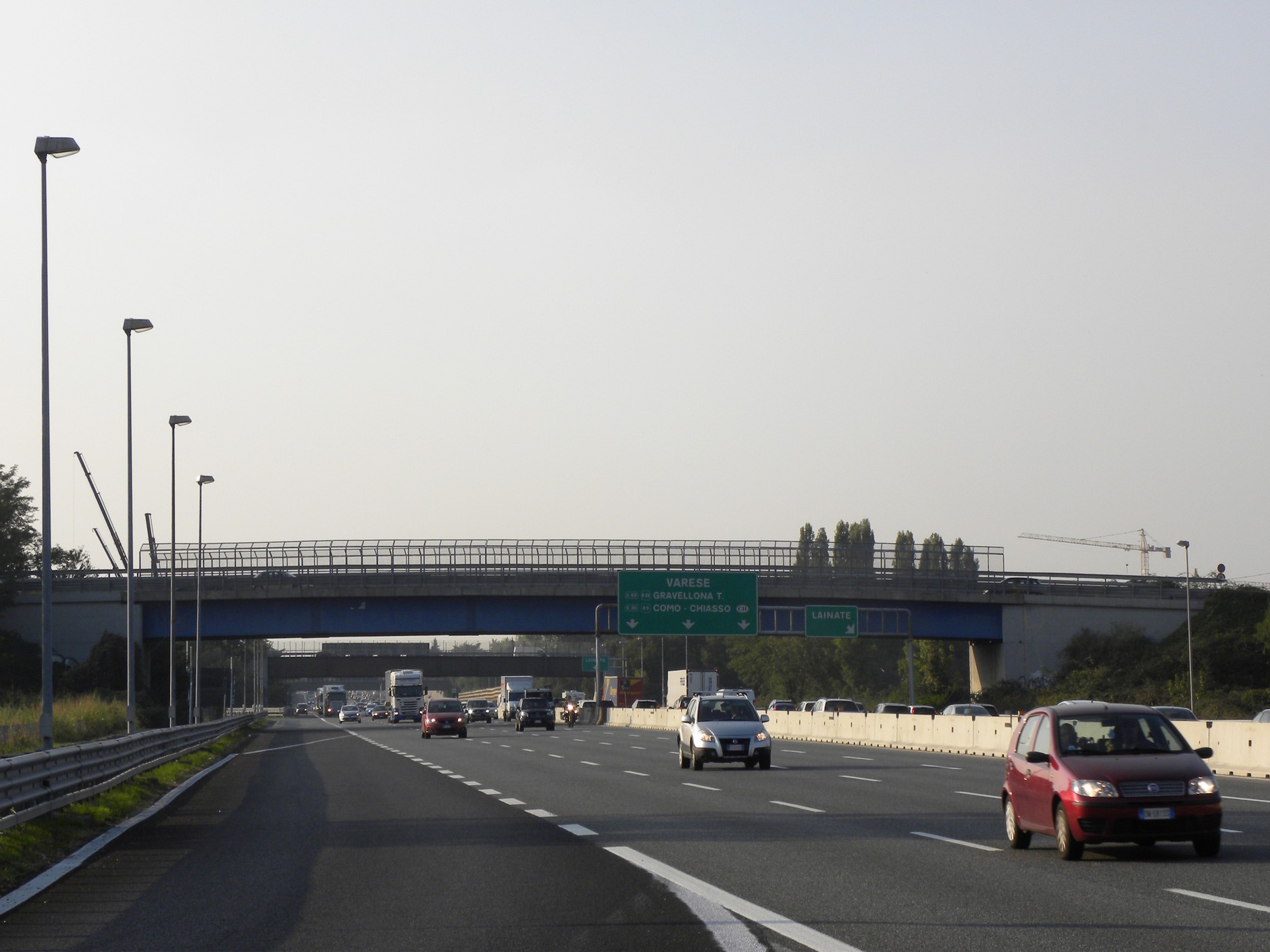 Tak współcześnie wygląda Autostrada dei Laghi, czyli pierwsza autostrada w historii.