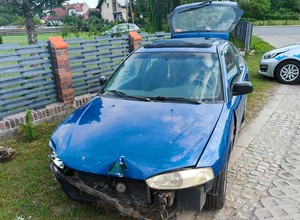Policjanci nawet nie musieli wyciągać alkomatu. 22-latek staranował ogrodzenie