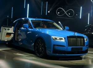 Rolls-Royce dla młodych wjechał do Polski. Byliśmy na disco premierze Ghosta Black Badge